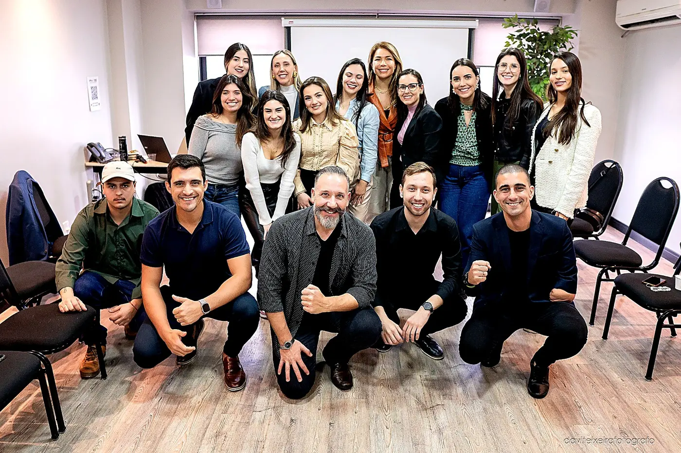 Mário Eichner com participantes de um treinamento presencial